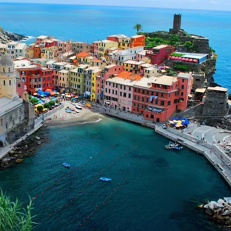 Luminoso Vicino Alle Cinque Terre La Spezia